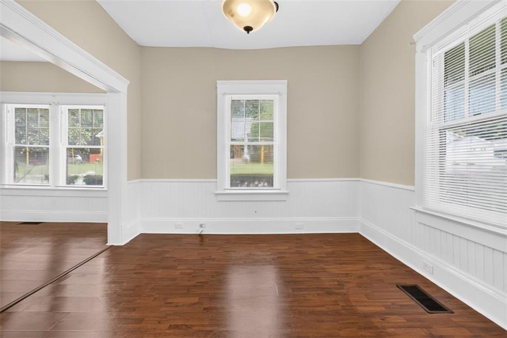 1070 Forrest Avenue Property Photo 16