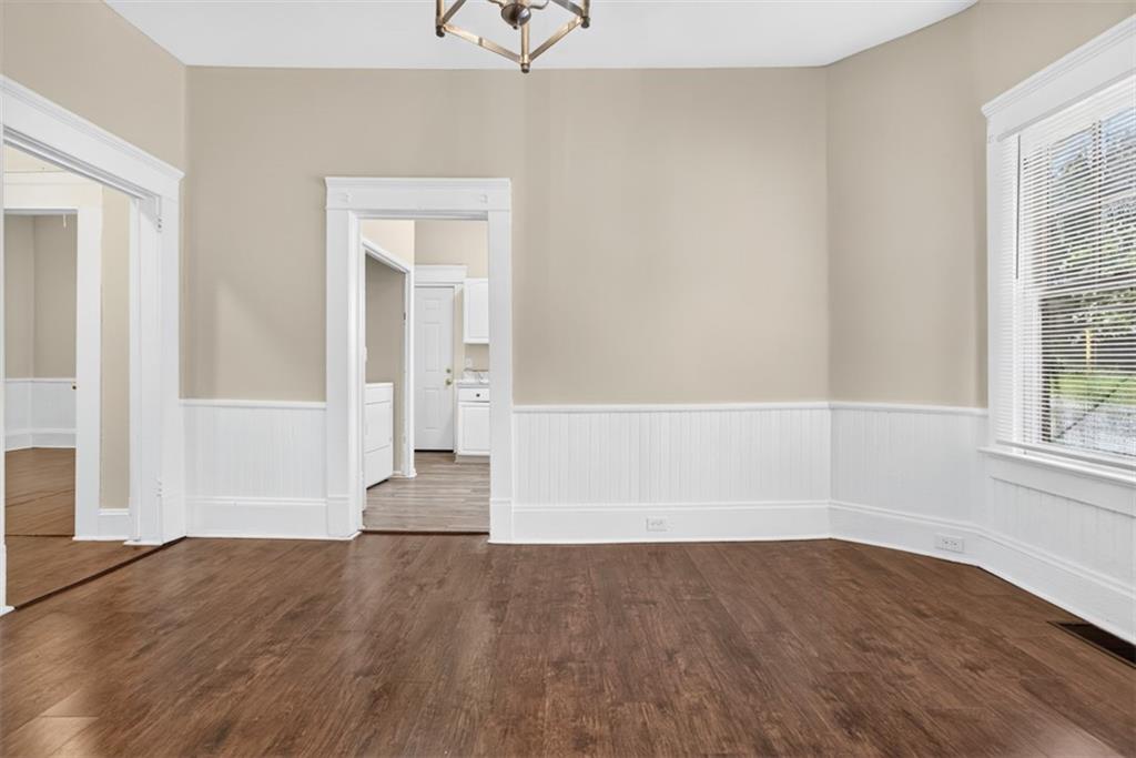 1070 Forrest Avenue Property Photo 17