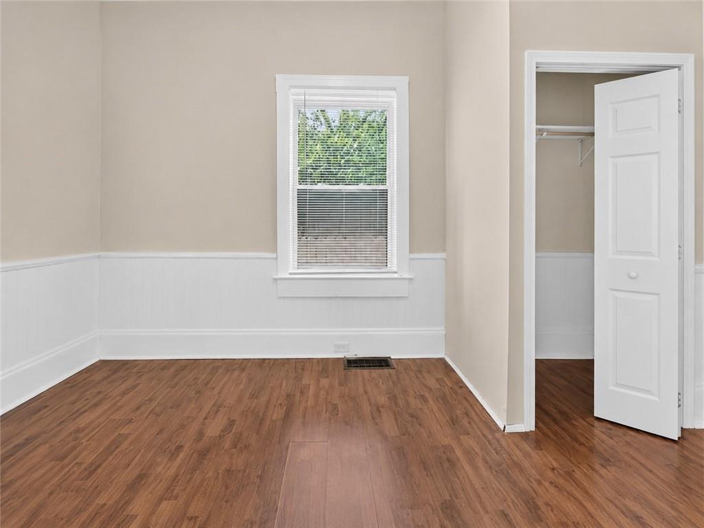 1070 Forrest Avenue Property Photo 21