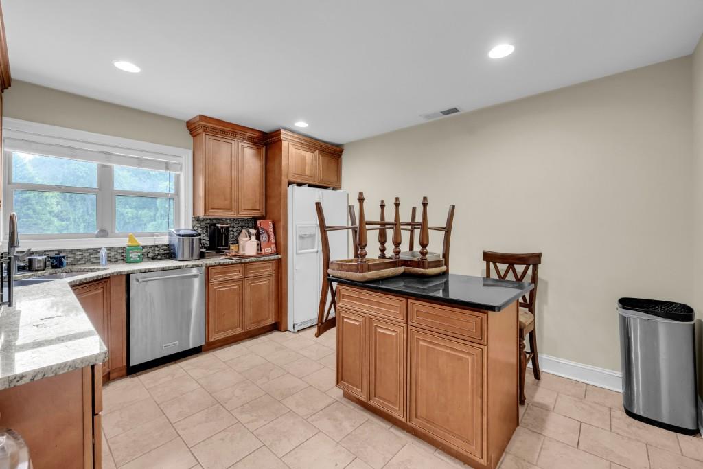 2642 Loganville Highway Property Photo 12