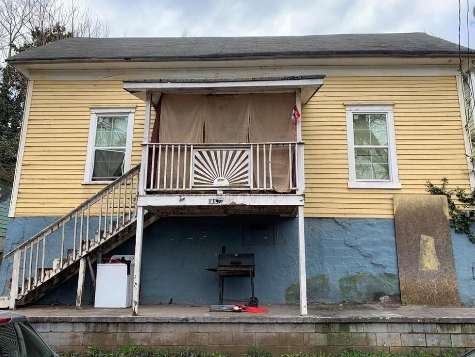 1147 HUBBARD Street Property Photo 1