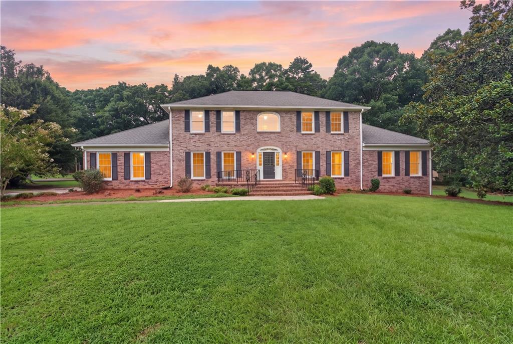 560 Hawthorne Drive