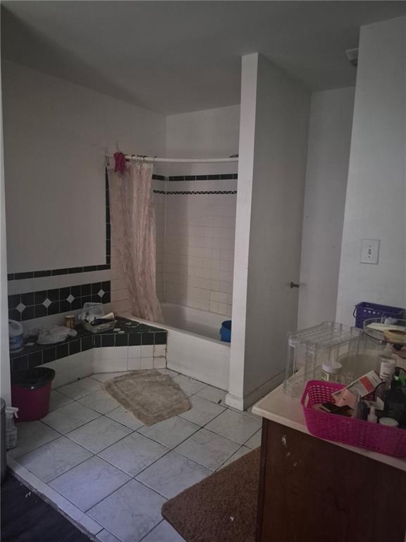 5437 Mccurdy Avenue Property Photo 3