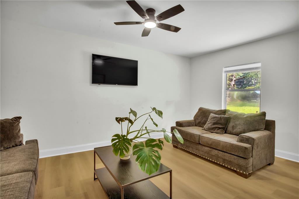 2461 Bouldercliff Way Se Property Photo 5