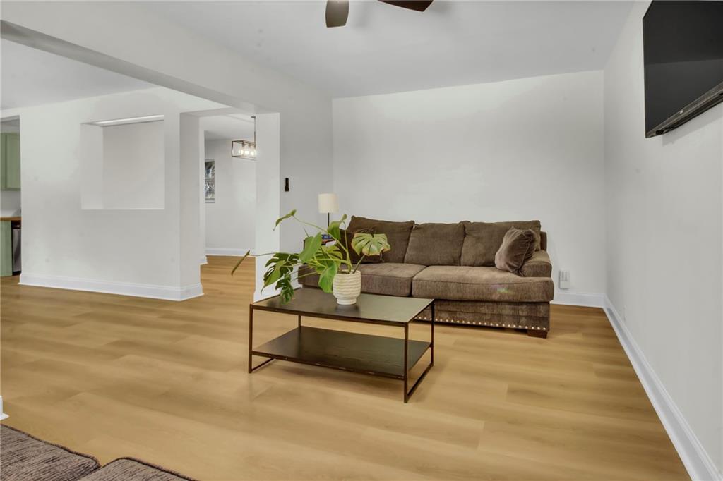 2461 Bouldercliff Way Se Property Photo 7
