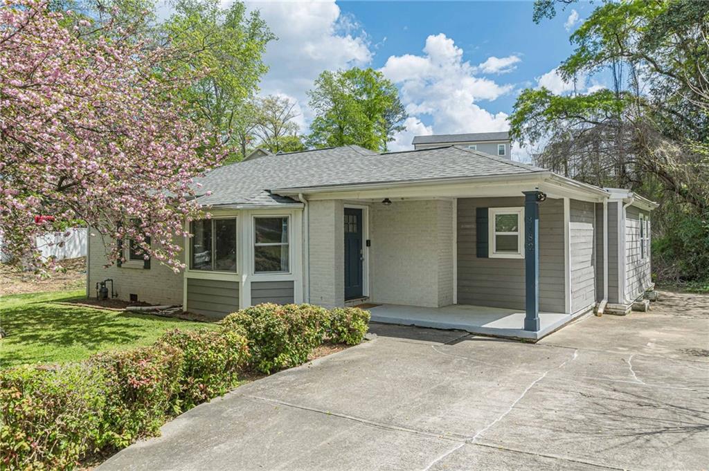 3182 Lake Avenue Property Photo 1