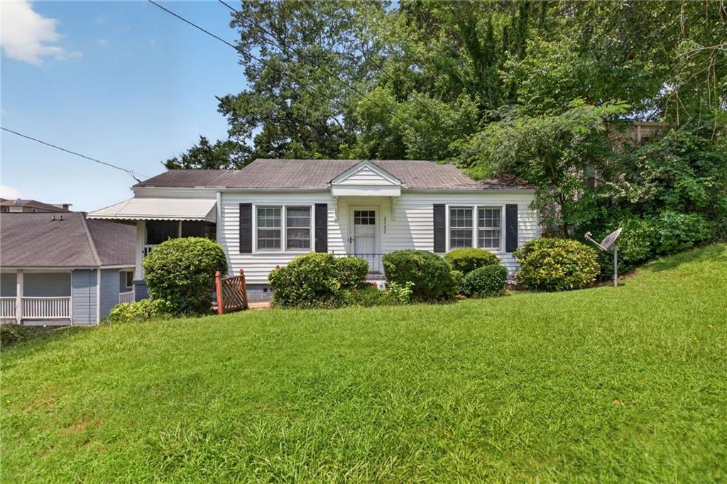 2727 Humphries Street Property Photo 1