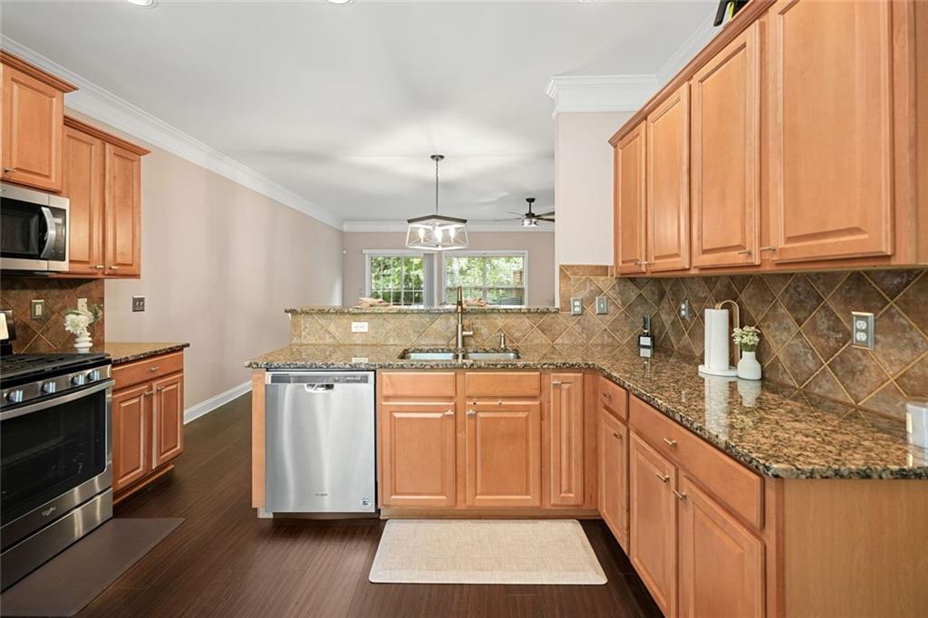 5243 Wellsley Bend Property Photo 10