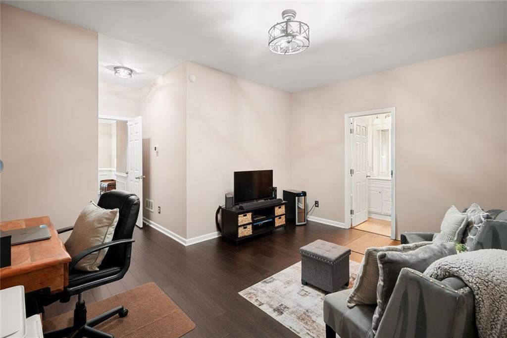 5243 Wellsley Bend Property Photo 32