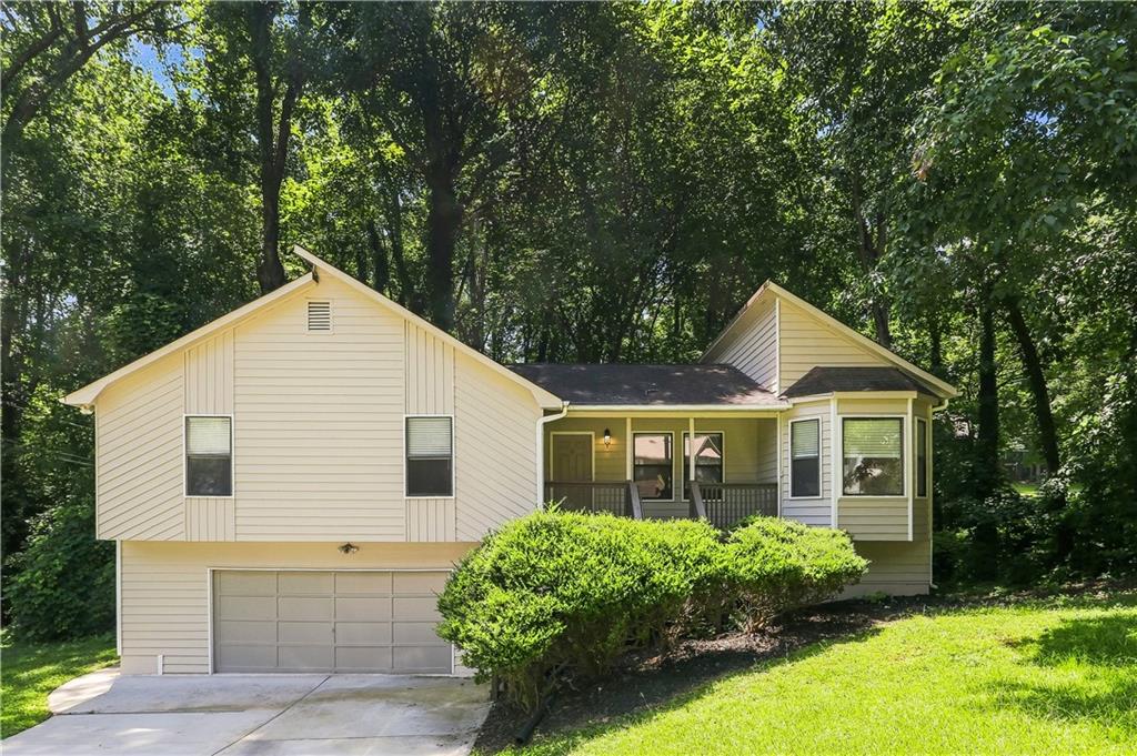 5561 Deerfield Place Nw Property Photo 1
