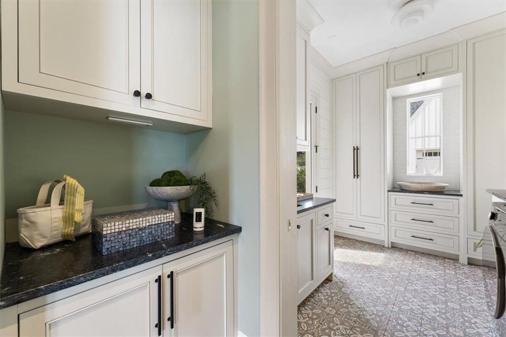 205 Thomas Circle Property Photo 29