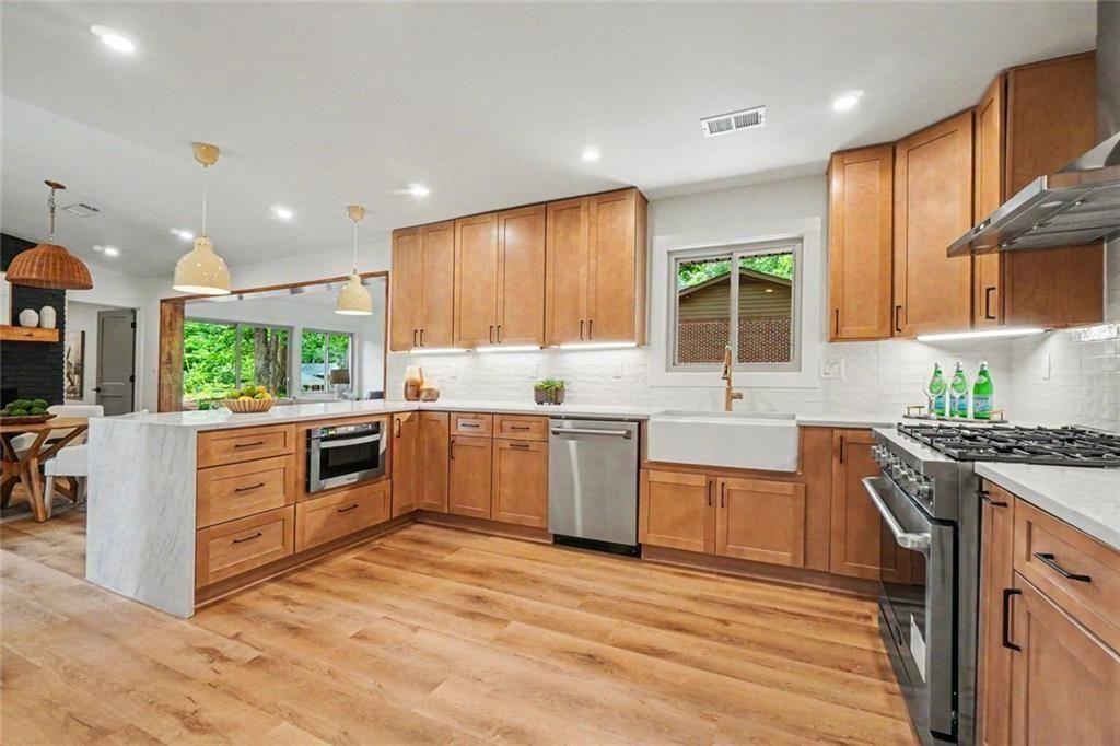 2700 Hawaii Court Property Photo 1