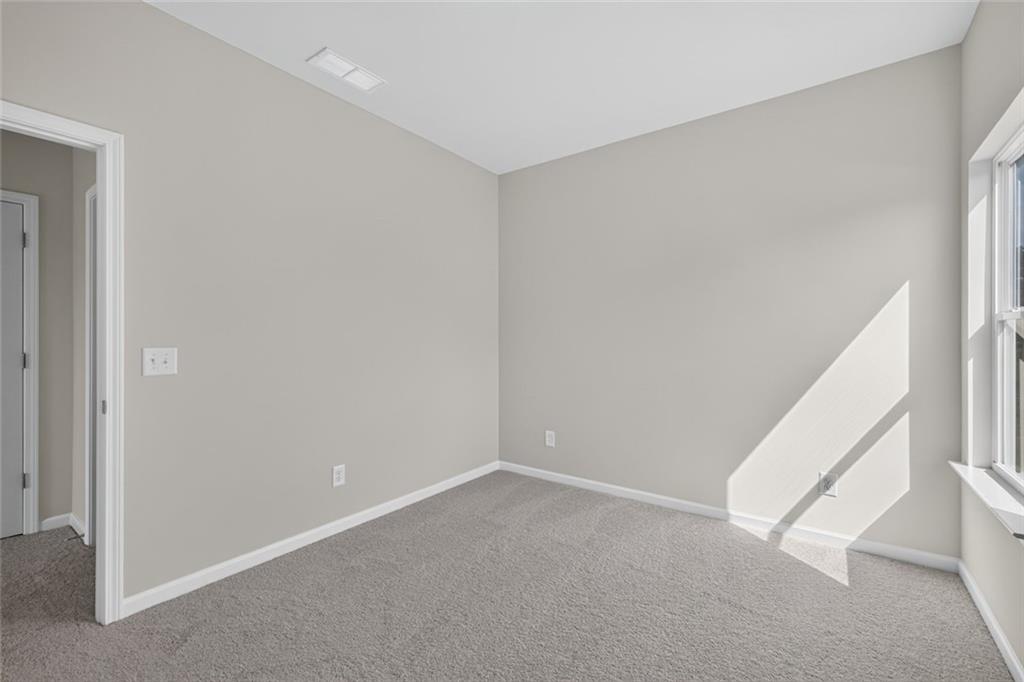 139 Shire Loop Property Photo 8