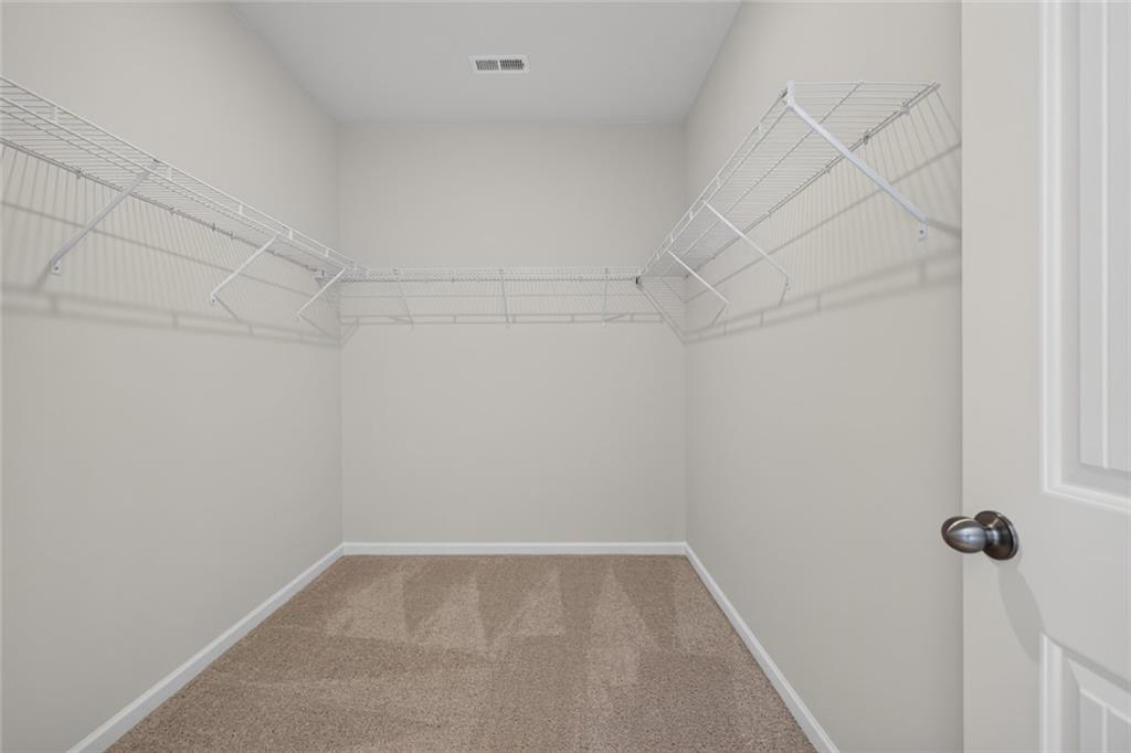 139 Shire Loop Property Photo 36