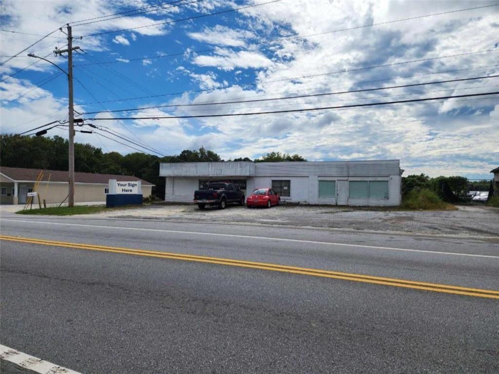 12081 Veterans Memorial Highway Property Photo 1