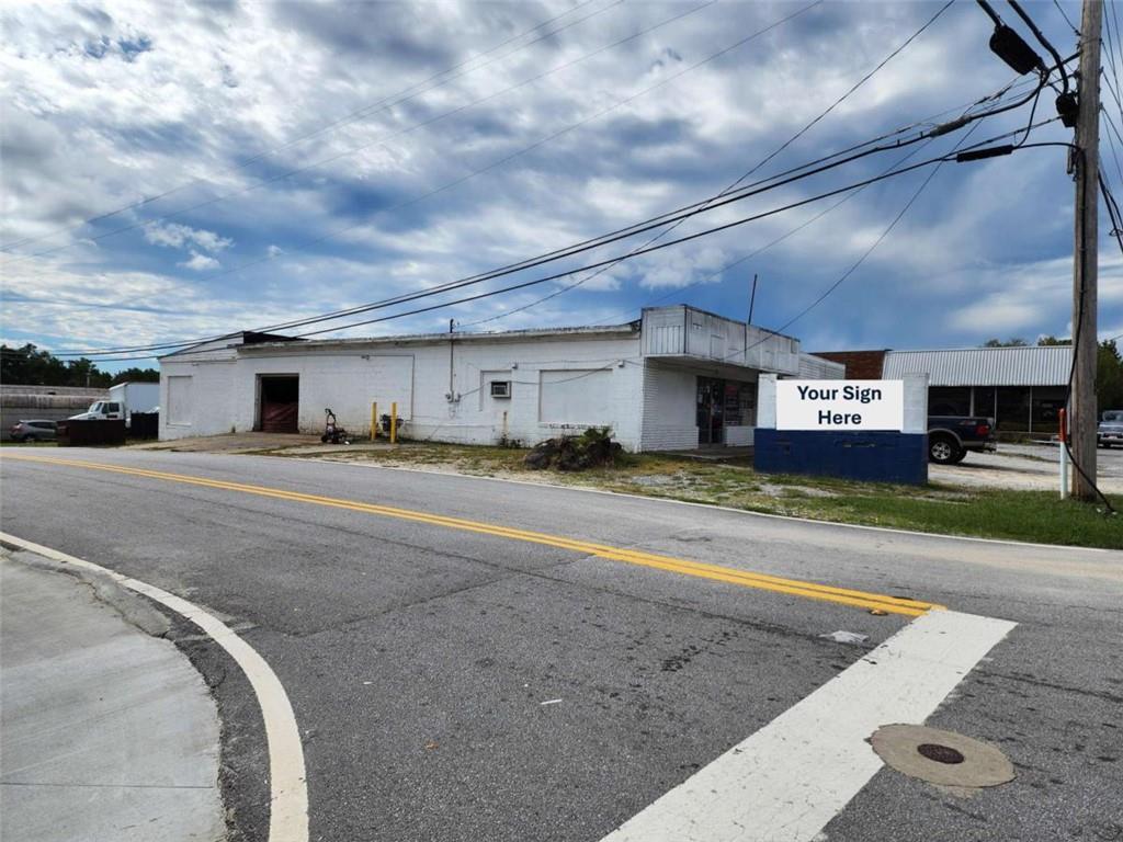 12081 Veterans Memorial Highway Property Photo 4