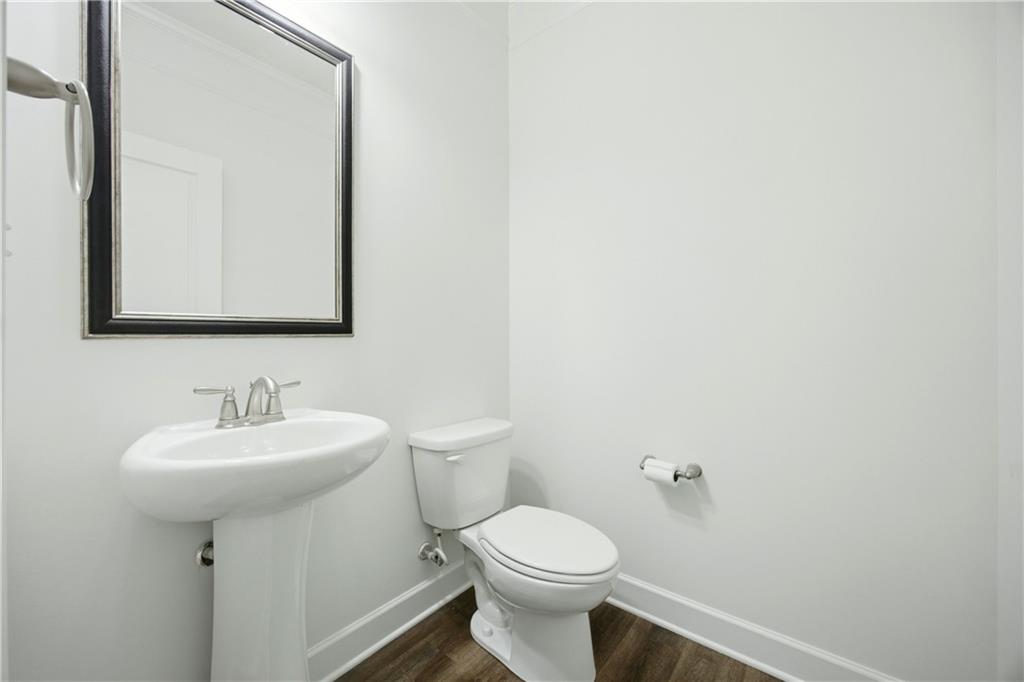 734 Binkley Walk Property Photo 4