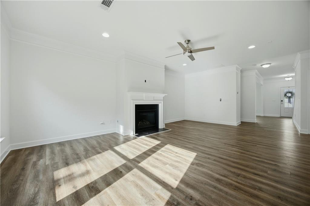 734 Binkley Walk Property Photo 5