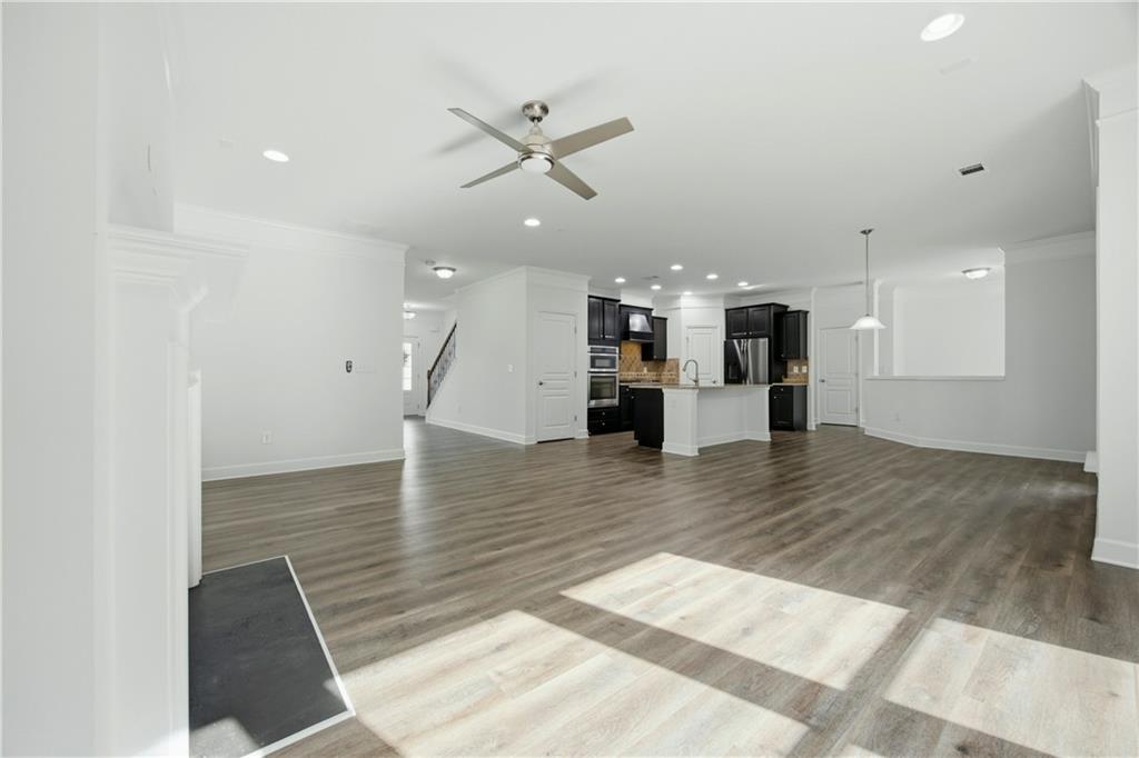 734 Binkley Walk Property Photo 6
