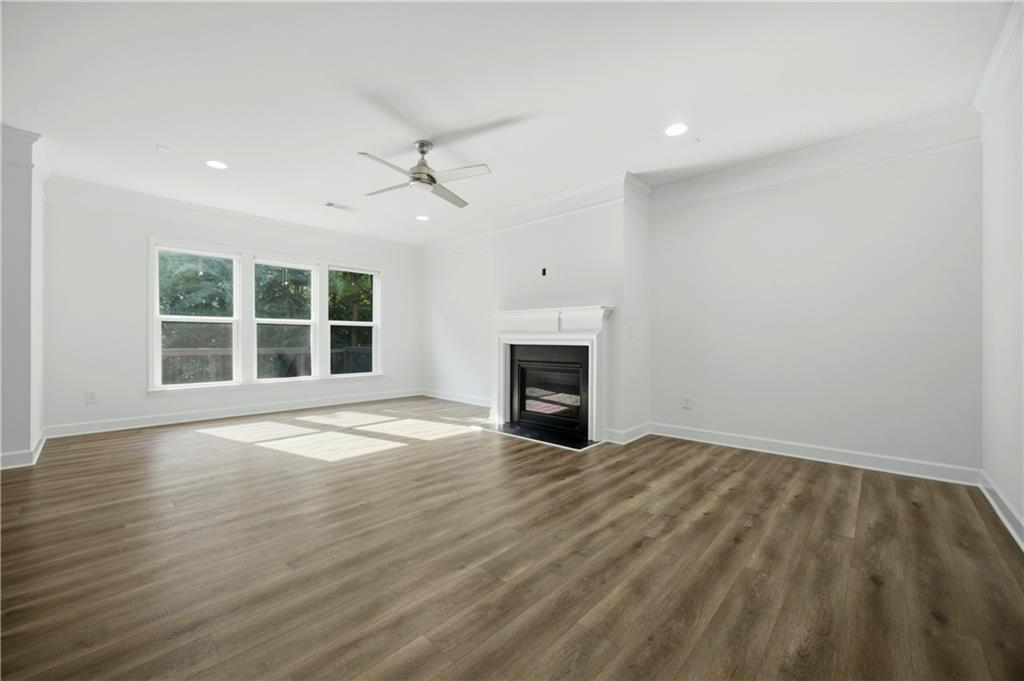 734 Binkley Walk Property Photo 7