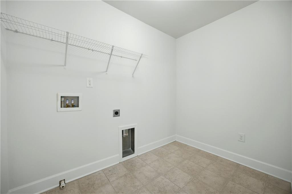 734 Binkley Walk Property Photo 18