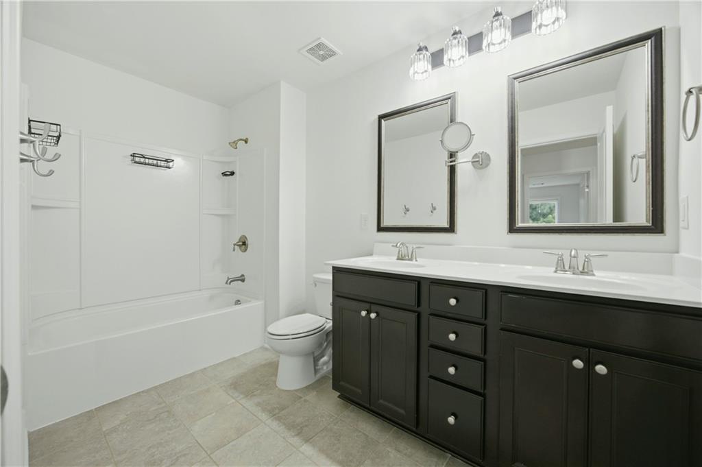 734 Binkley Walk Property Photo 28