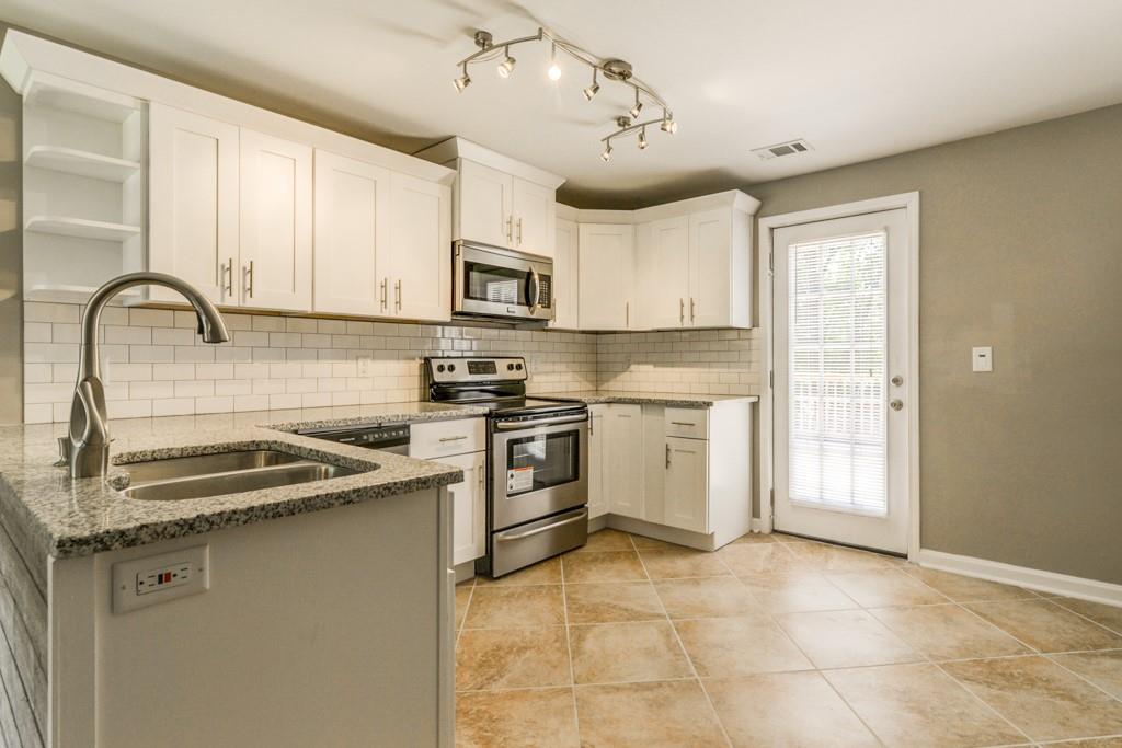 567 Ashburton Avenue Property Photo 3