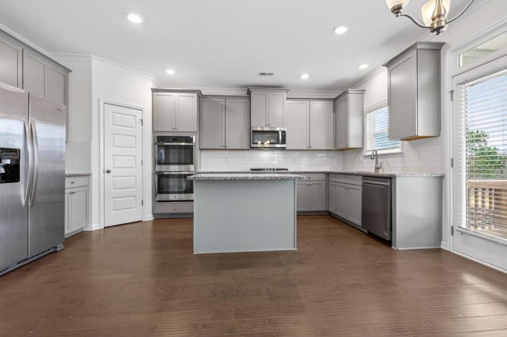 7813387 Property Photo 21
