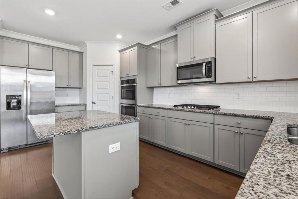 7813387 Property Photo 24