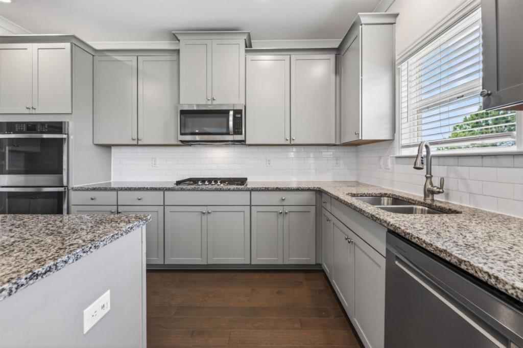 7813387 Property Photo 25