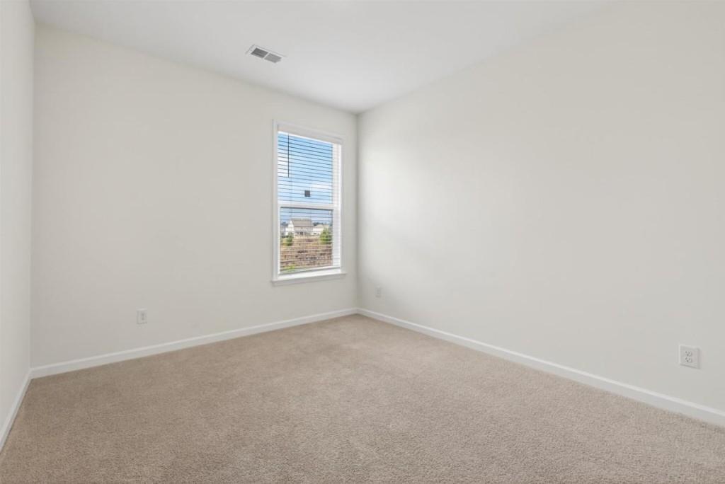 7813387 Property Photo 32