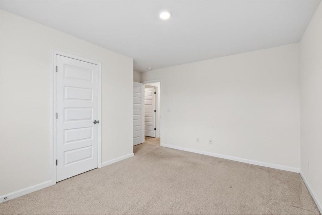 7813387 Property Photo 48