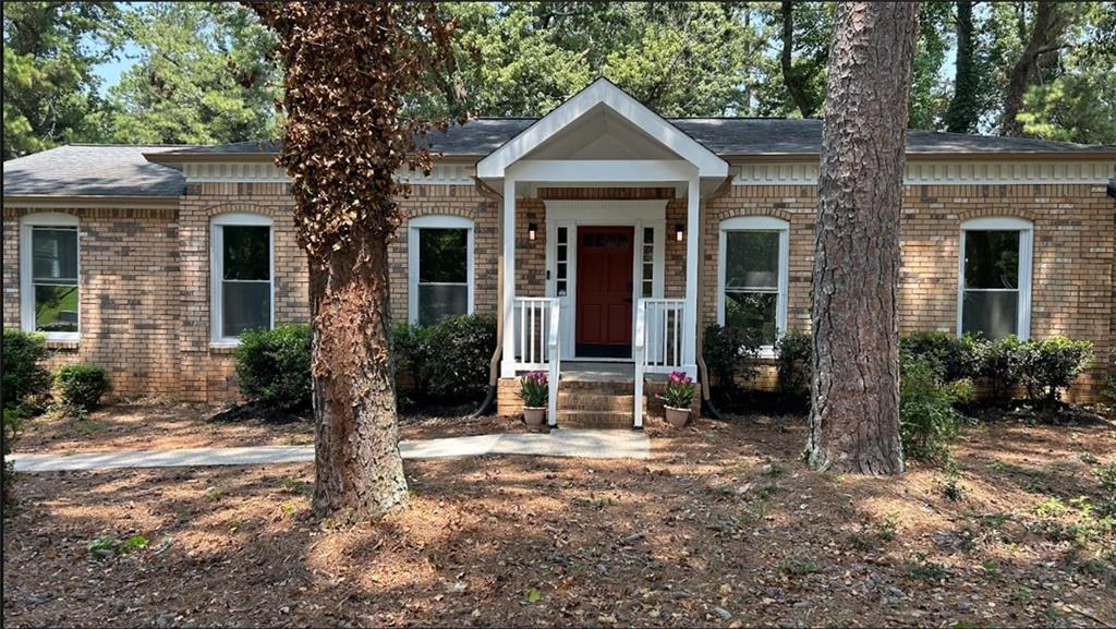 3341 Camelot Drive Property Photo 1