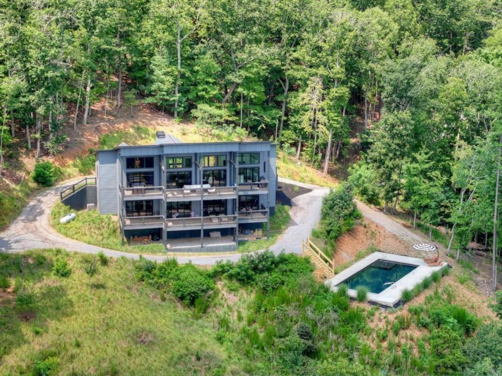 100 Boundless Trail Property Photo 2