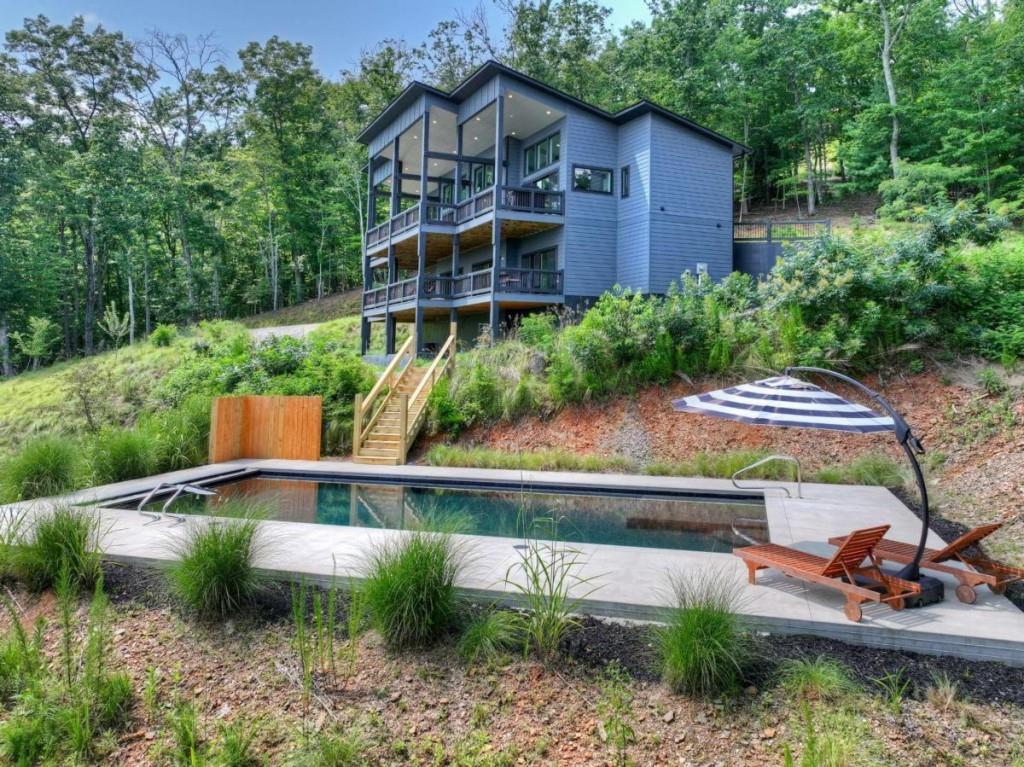 100 Boundless Trail Property Photo 4