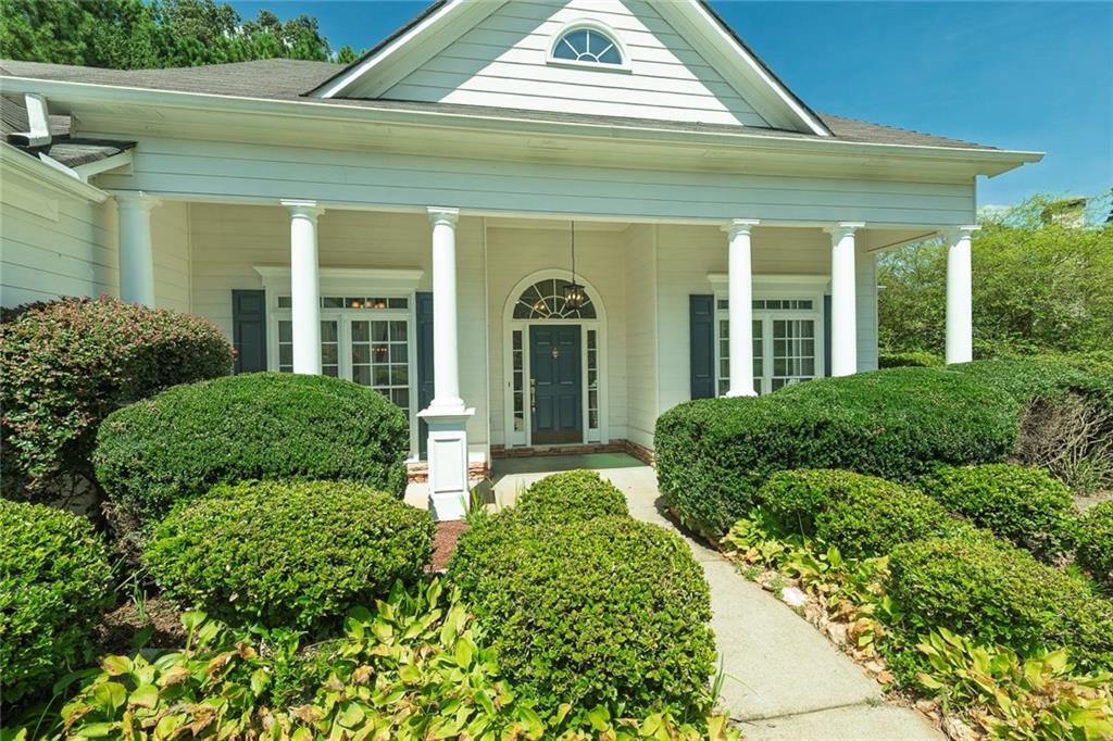457 Crestview Drive Property Photo 3