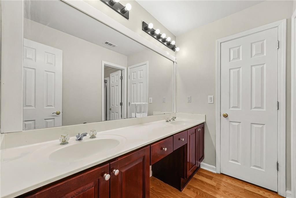 1014 Deer Hollow Drive Property Photo 28