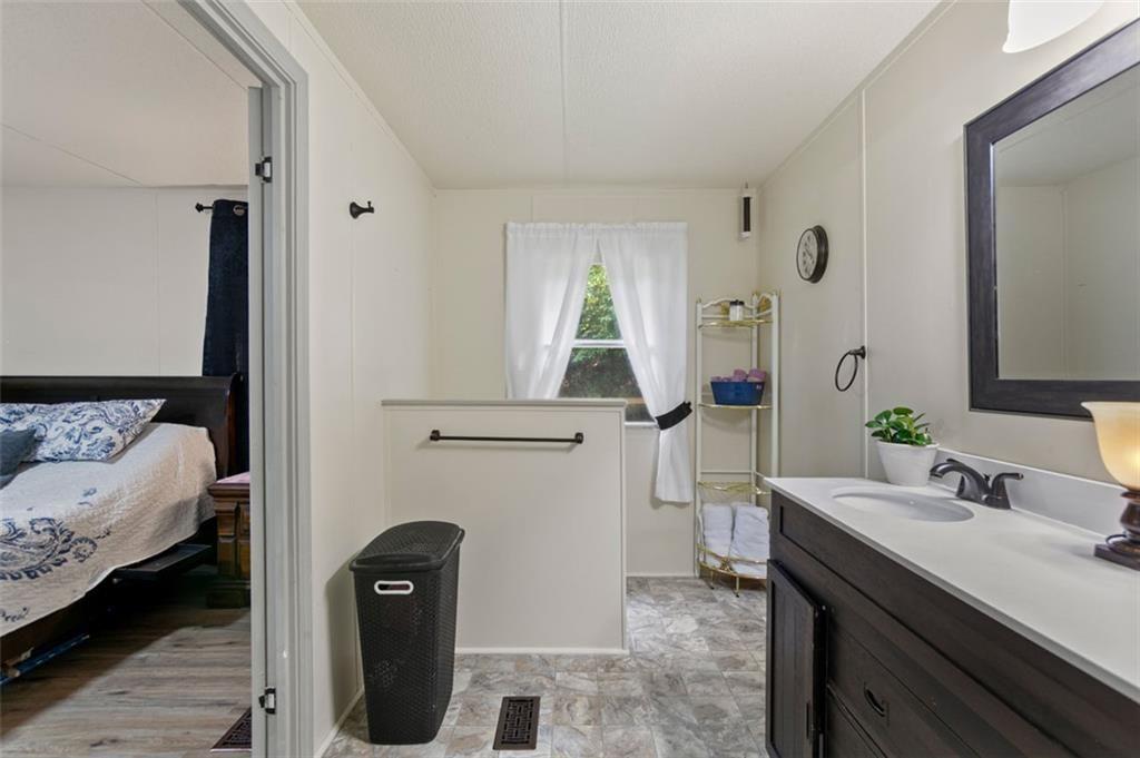 5002 Bee Tree Road Se Property Photo 32