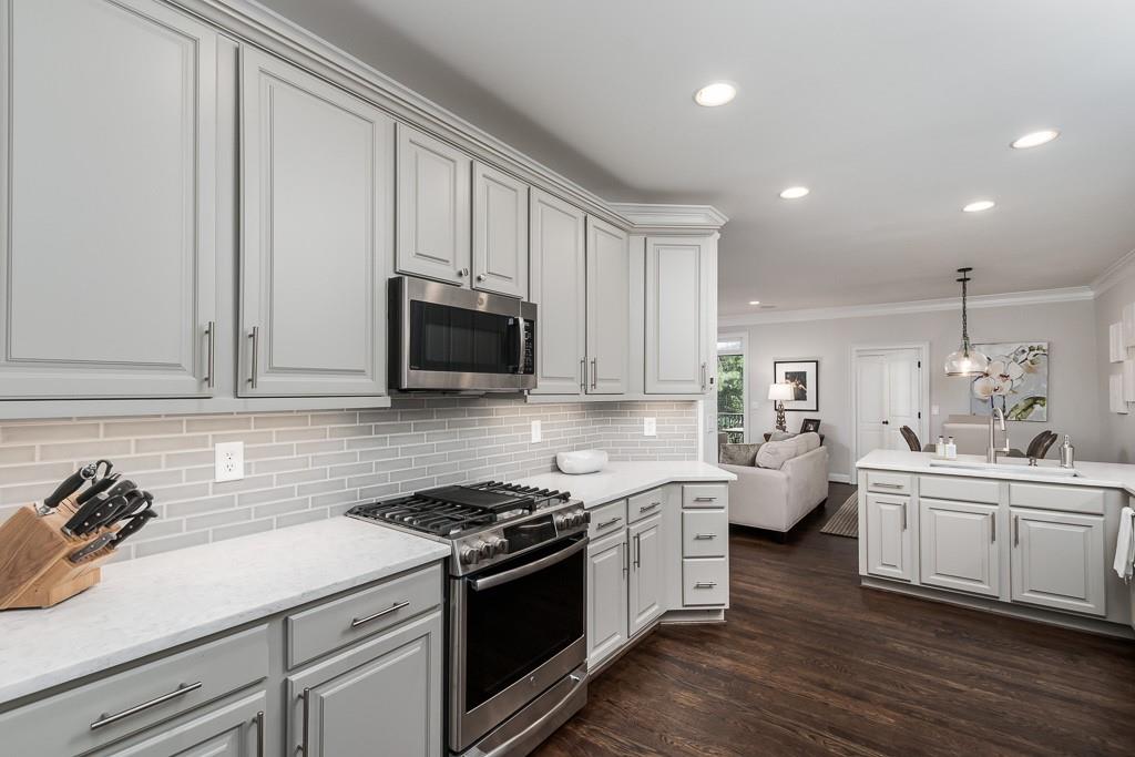 2537 Oglethorpe Circle Ne Property Photo 12