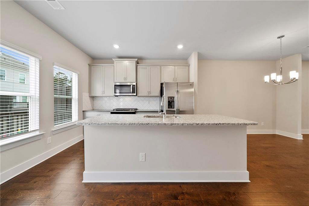 3761 Oxford Circle Property Photo 6