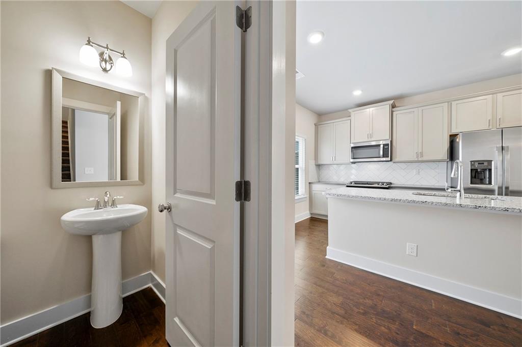 3761 Oxford Circle Property Photo 9