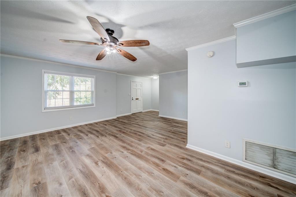280 Winding River Road Unit B Property Photo 4