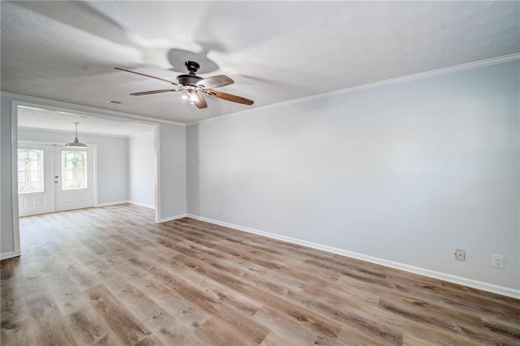 280 Winding River Road Unit B Property Photo 5