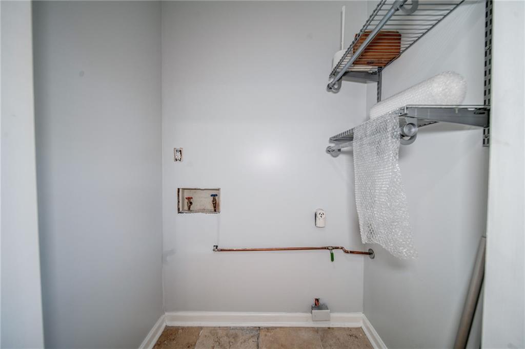 280 Winding River Road Unit B Property Photo 17