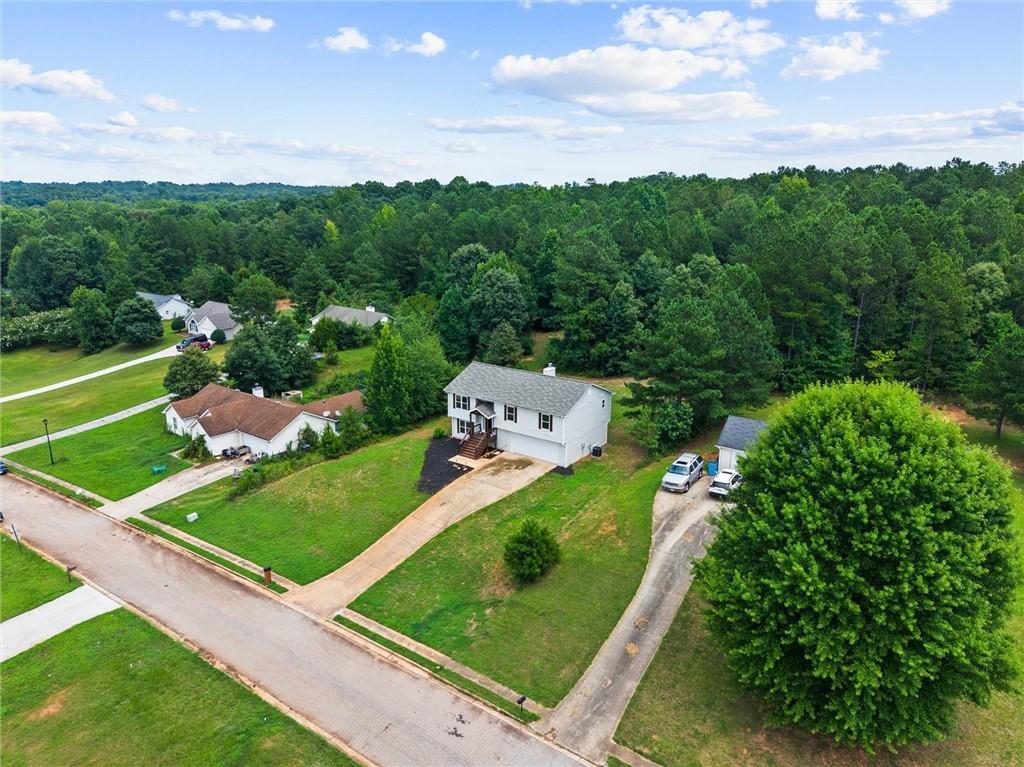 305 Hunters Trace Property Photo 6