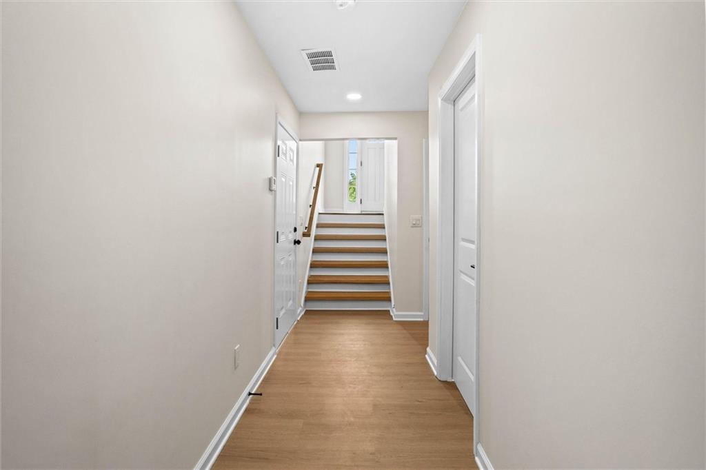 305 Hunters Trace Property Photo 31