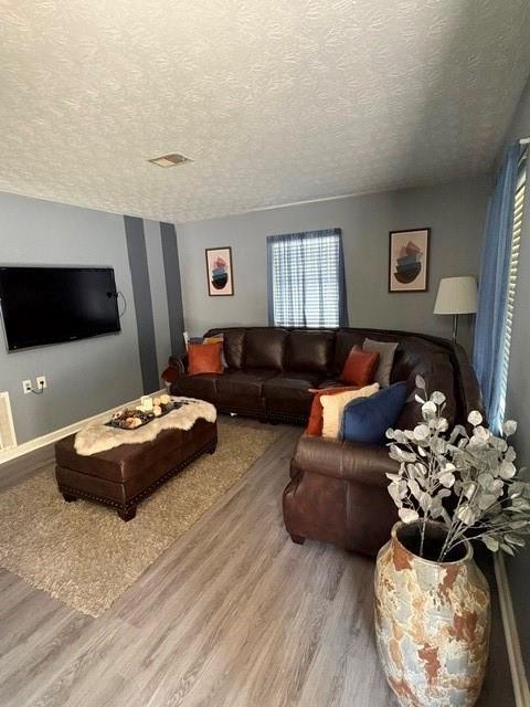 696 Reed Street Property Photo 5