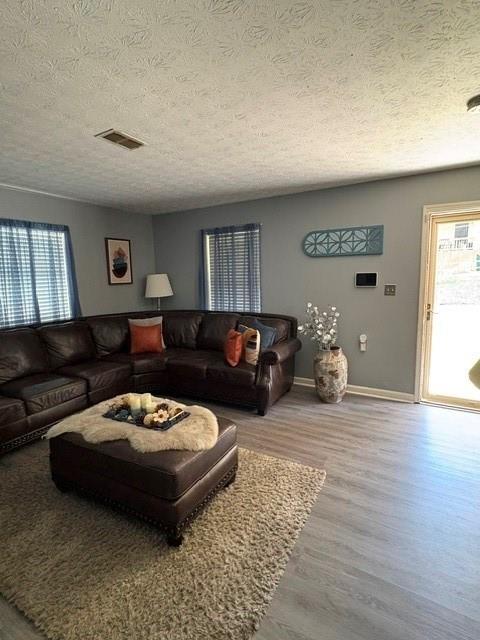 696 Reed Street Property Photo 6