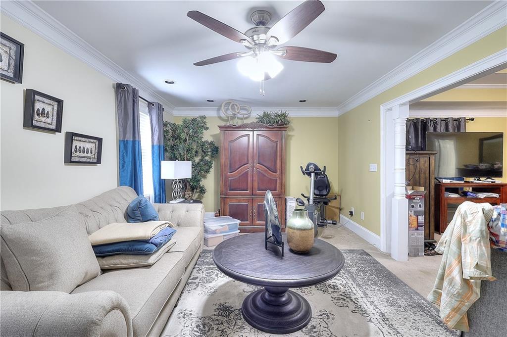 7813695 Property Photo 23
