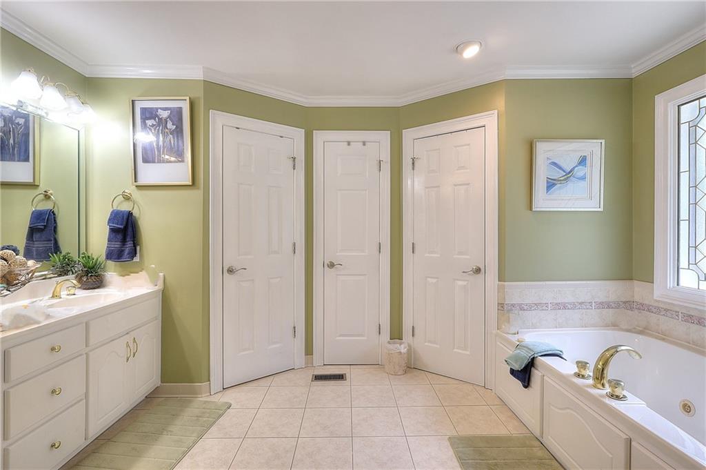 7813695 Property Photo 25